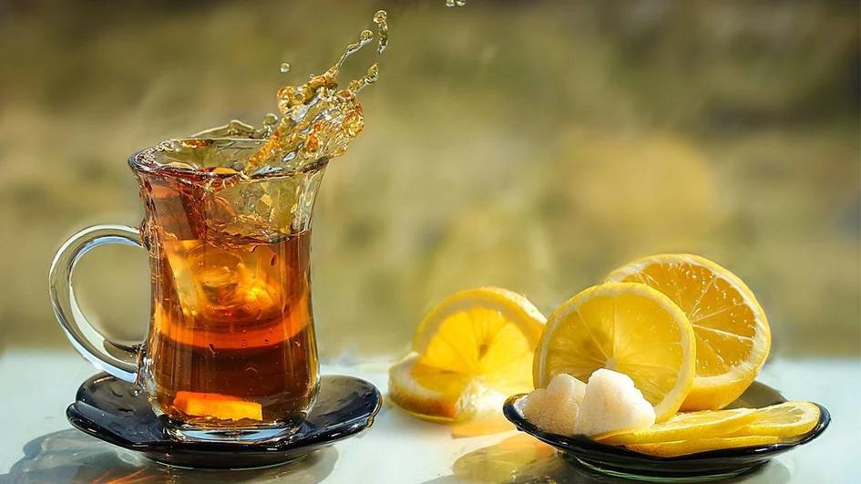 Истанбулдаги кафе лимонли чой ортидан салкам 900 доллар жаримага тортилди